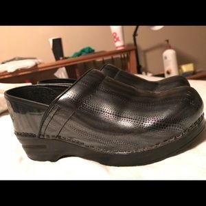 Dansko shoes, neat design! Lots of life left!